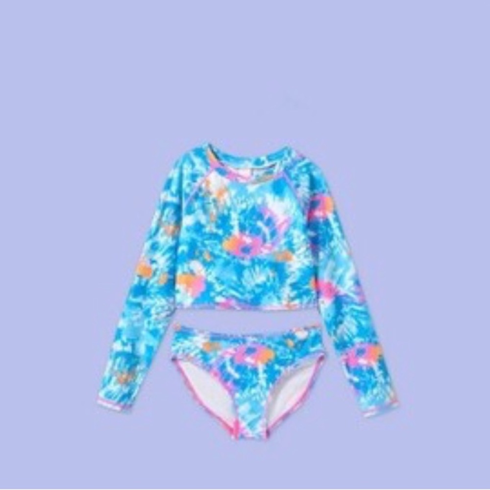 Girl’s Two pieces swimsuits (rash guard), size 6